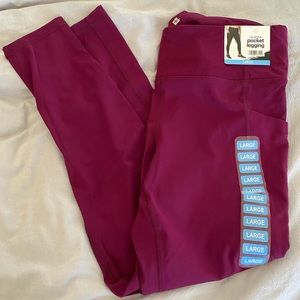 NWT 7/8 women’s large pocket leggings
